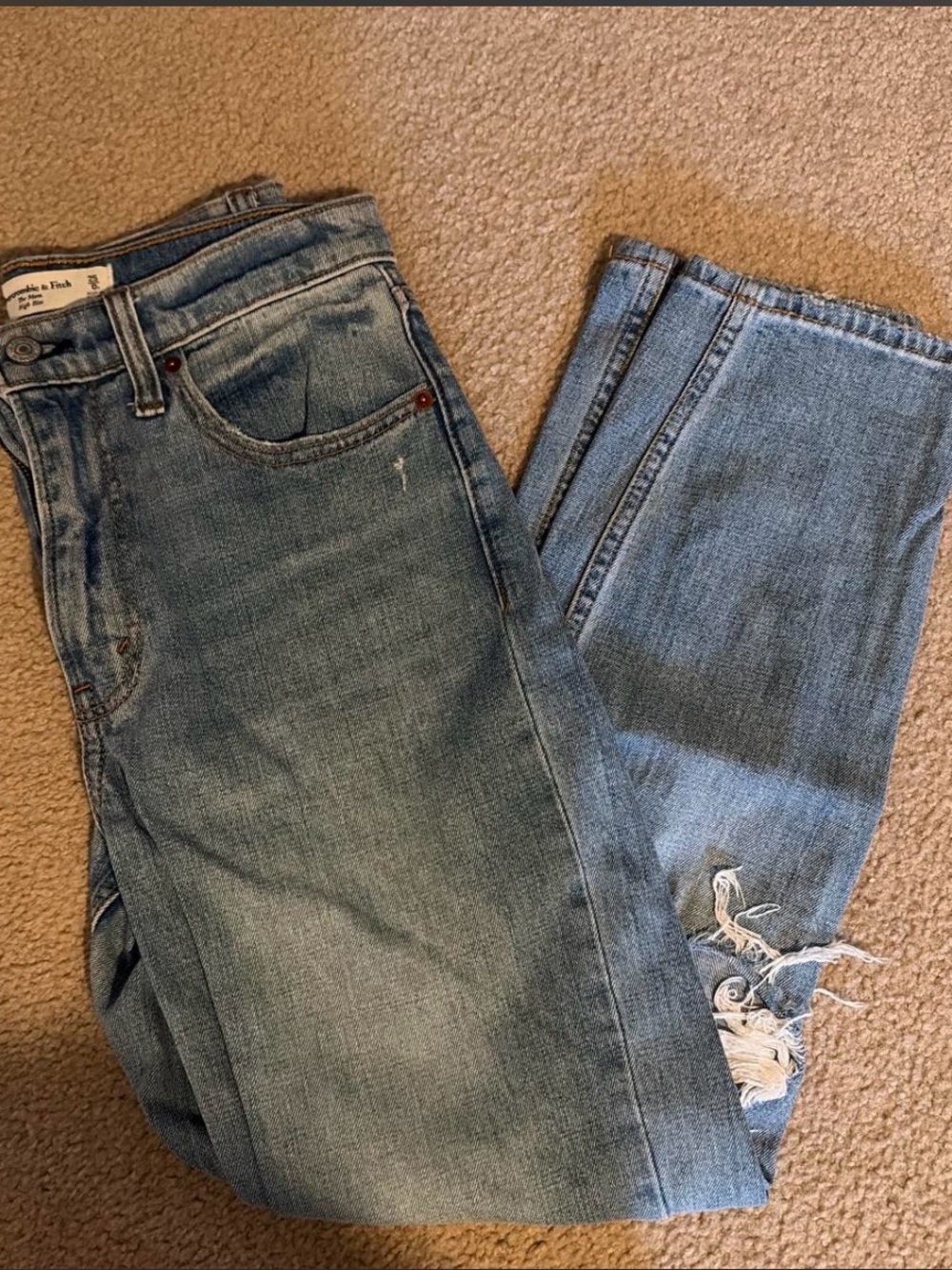 A&F The Mom High Rise jeans with rips size 25 / 0R